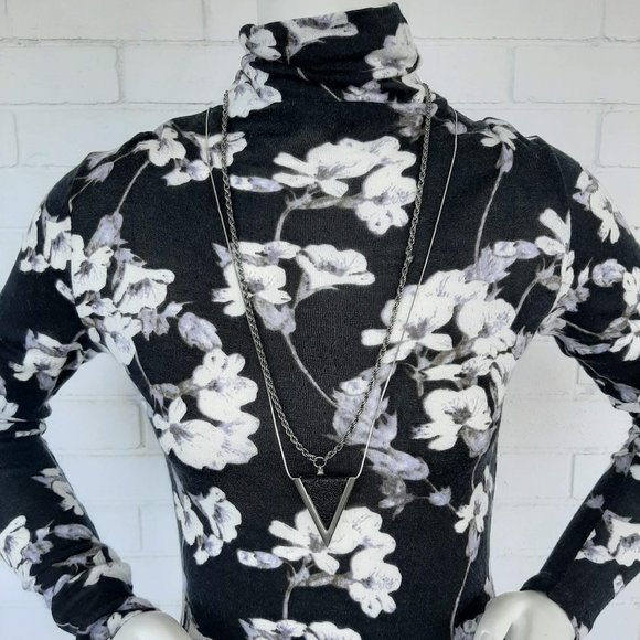 🌸Floral Lightweight Wool-Blend Turtleneck - Picture 5 of 9